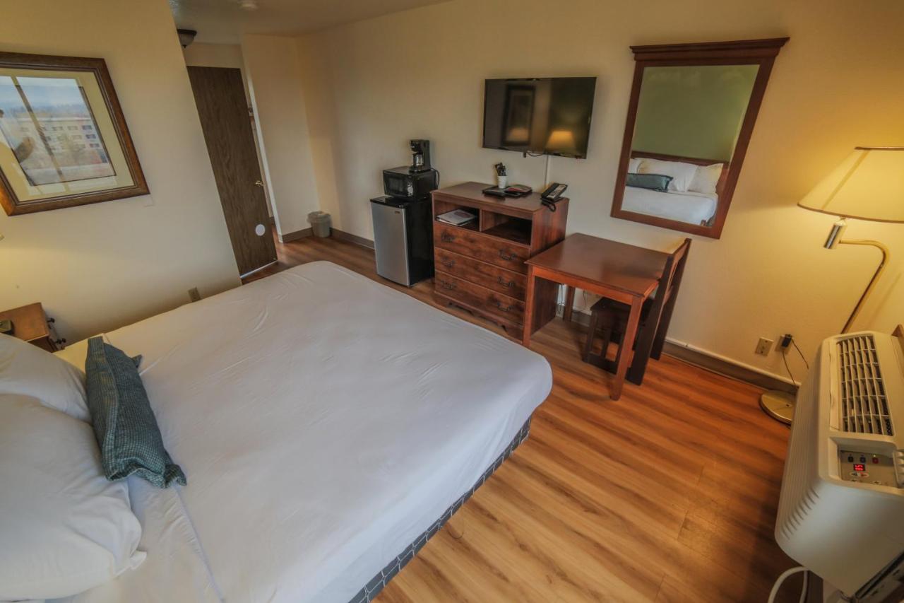 Sunnyside Inn & Suites