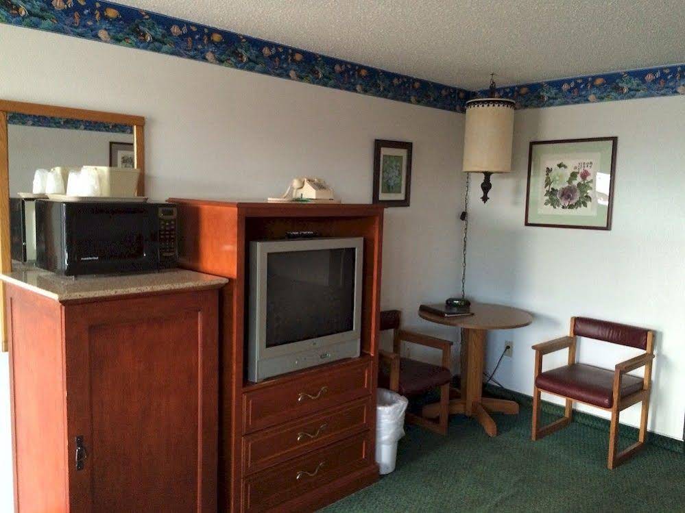 Captain John's Motel