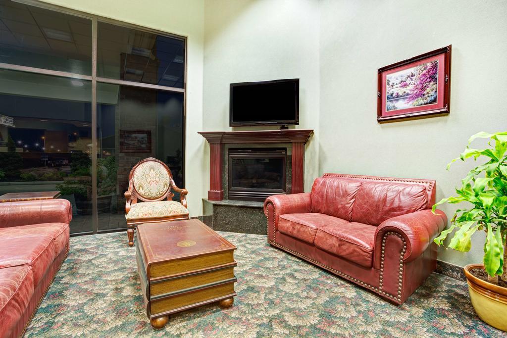 Super 8 by Wyndham Creswell / South Eugene