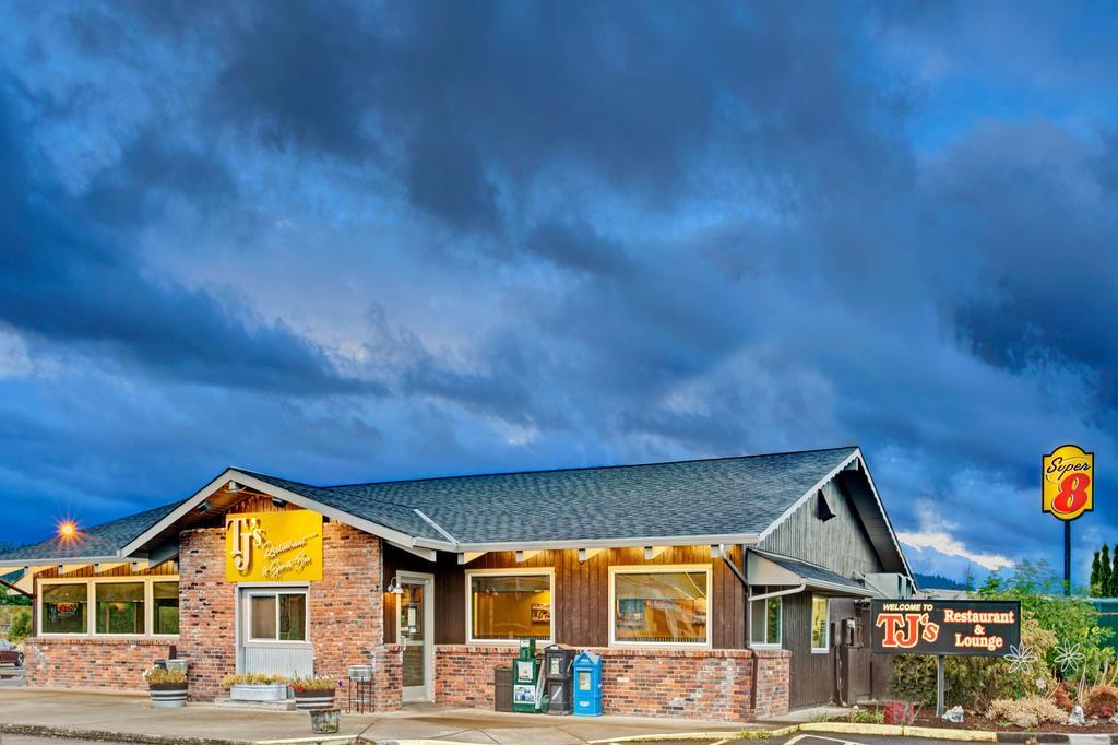 Super 8 by Wyndham Creswell / South Eugene