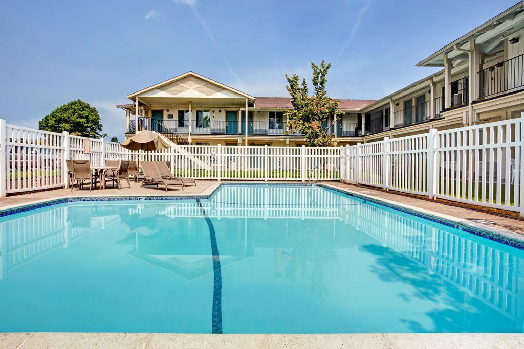 Super 8 by Wyndham Creswell / South Eugene