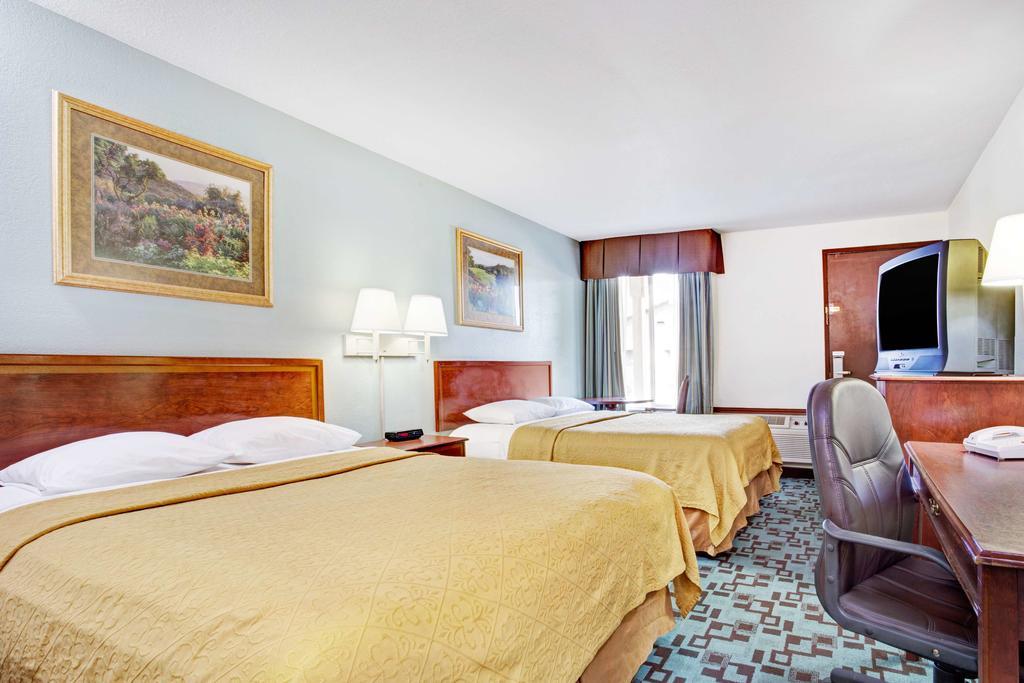 Super 8 by Wyndham Creswell / South Eugene