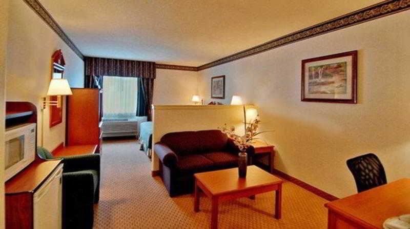 Best Western Dallas Inn & Suites