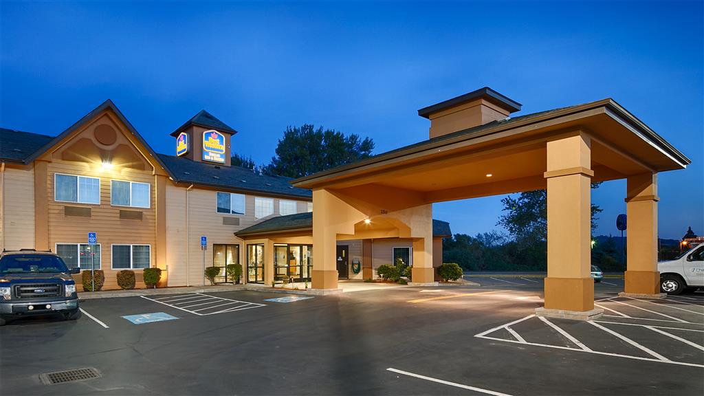 Best Western Dallas Inn & Suites