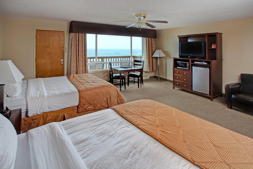 Clarion Inn Surfrider Resort