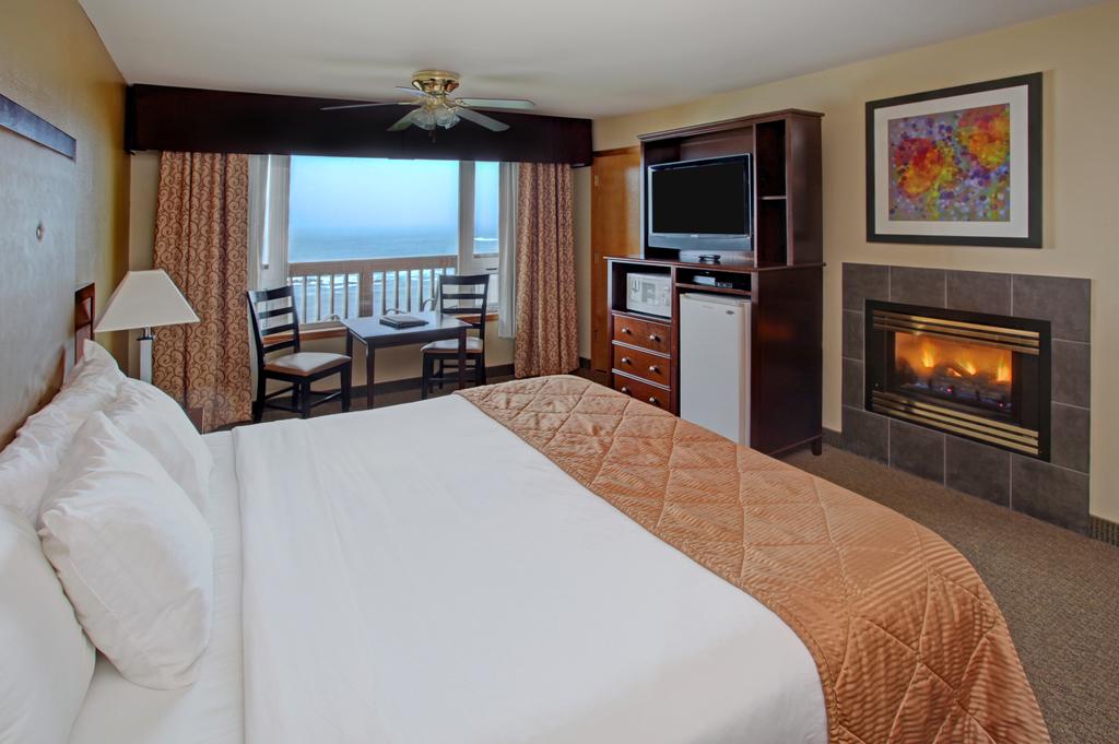 Clarion Inn Surfrider Resort