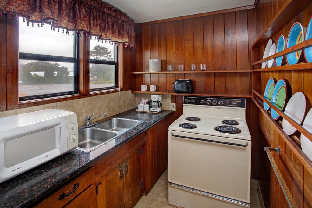 Clarion Inn Surfrider Resort