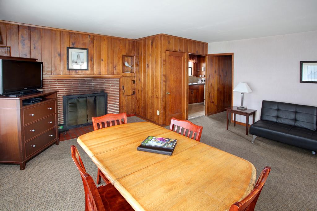 Clarion Inn Surfrider Resort