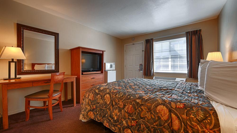 Union on Broadway Apartments