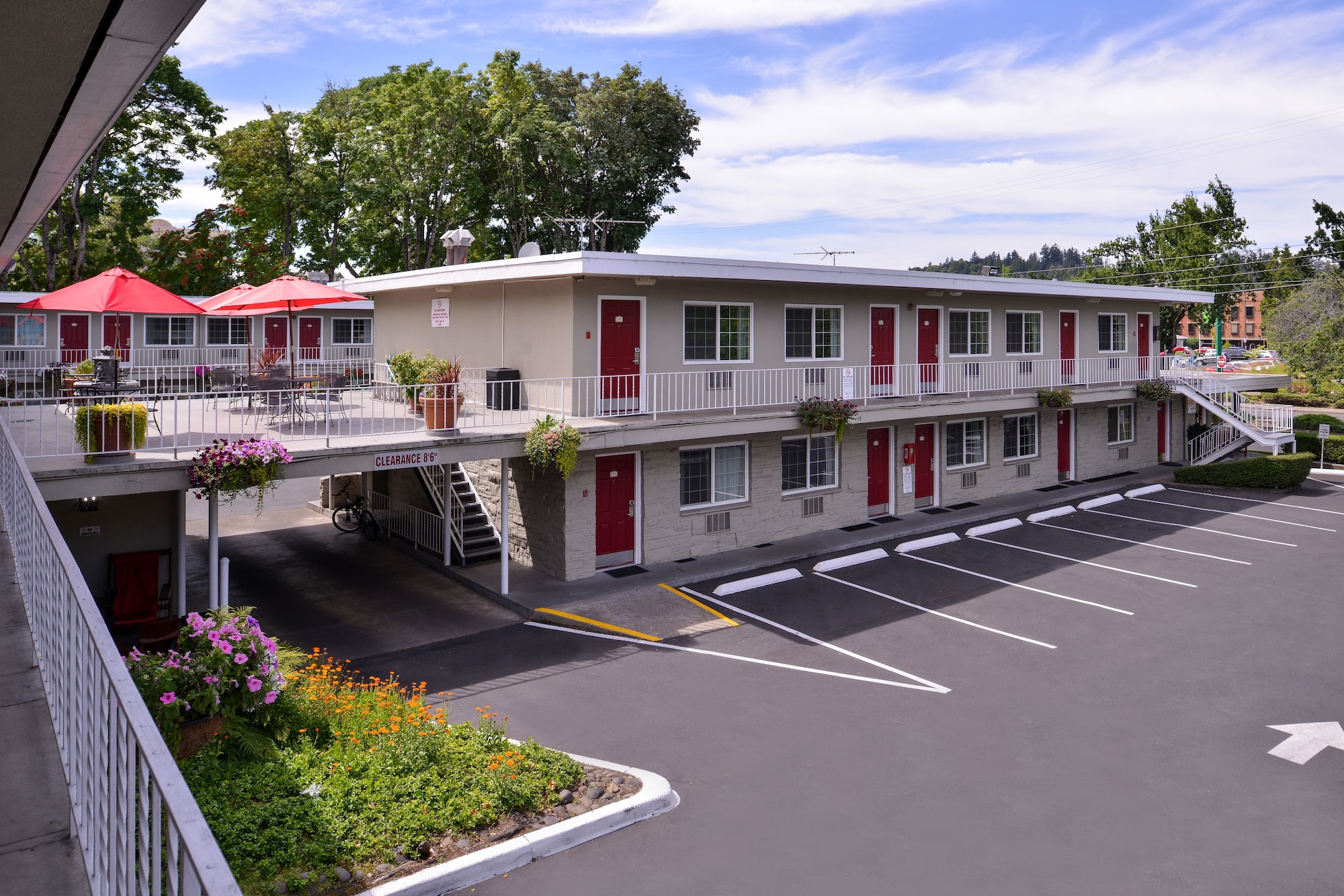 Campus Inn & Suites