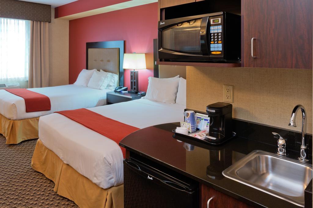 Holiday Inn Express Hotel & Suites Eugene Downtown University