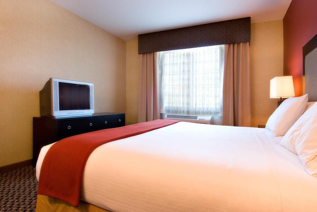 Holiday Inn Express Hotel & Suites Eugene Downtown University