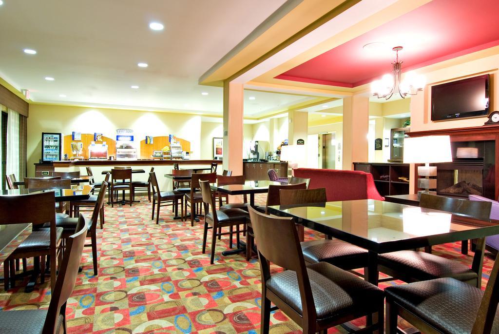 Holiday Inn Express Hotel & Suites Eugene Downtown University