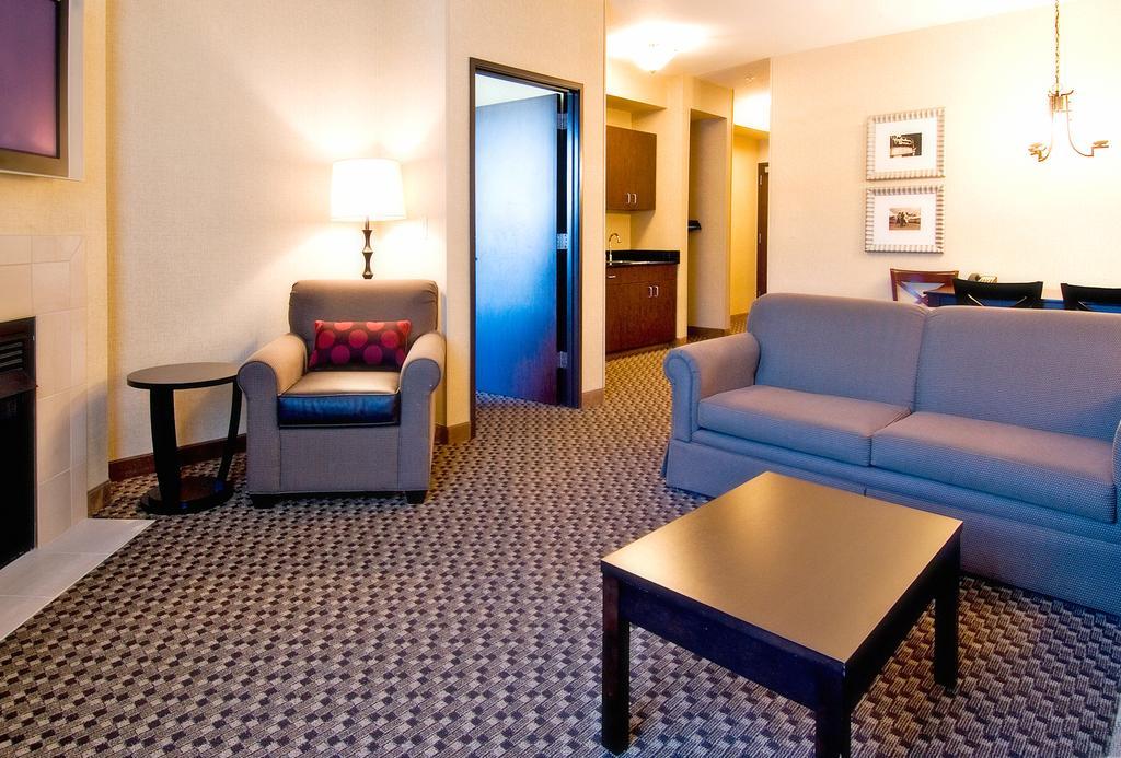 Holiday Inn Express Hotel & Suites Eugene Downtown University