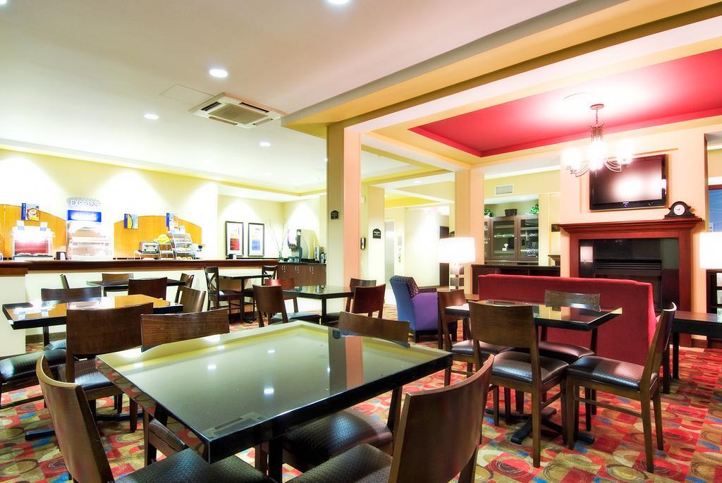 Holiday Inn Express Hotel & Suites Eugene Downtown University