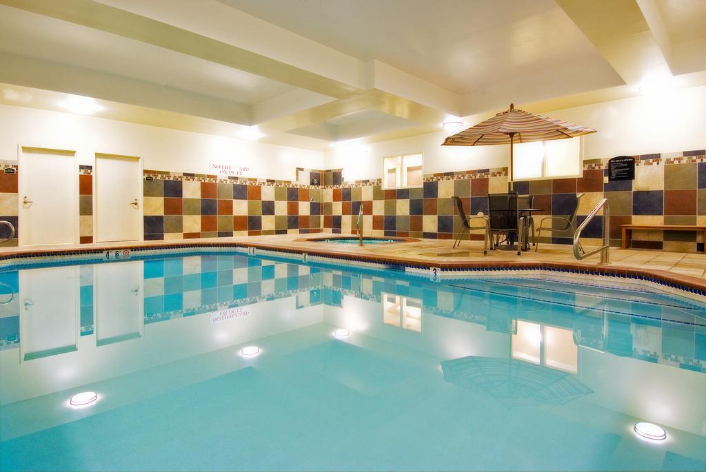 Holiday Inn Express Hotel & Suites Eugene Downtown University