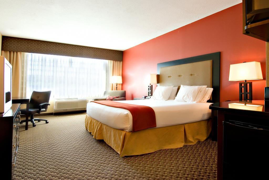 Holiday Inn Express Hotel & Suites Eugene Downtown University