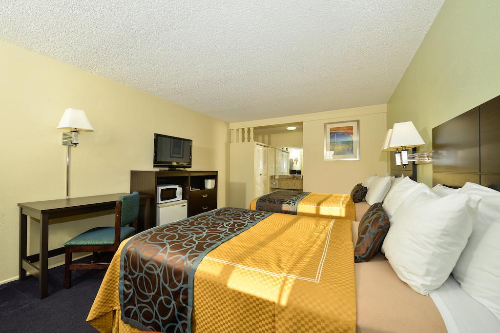 University Inn & Suites
