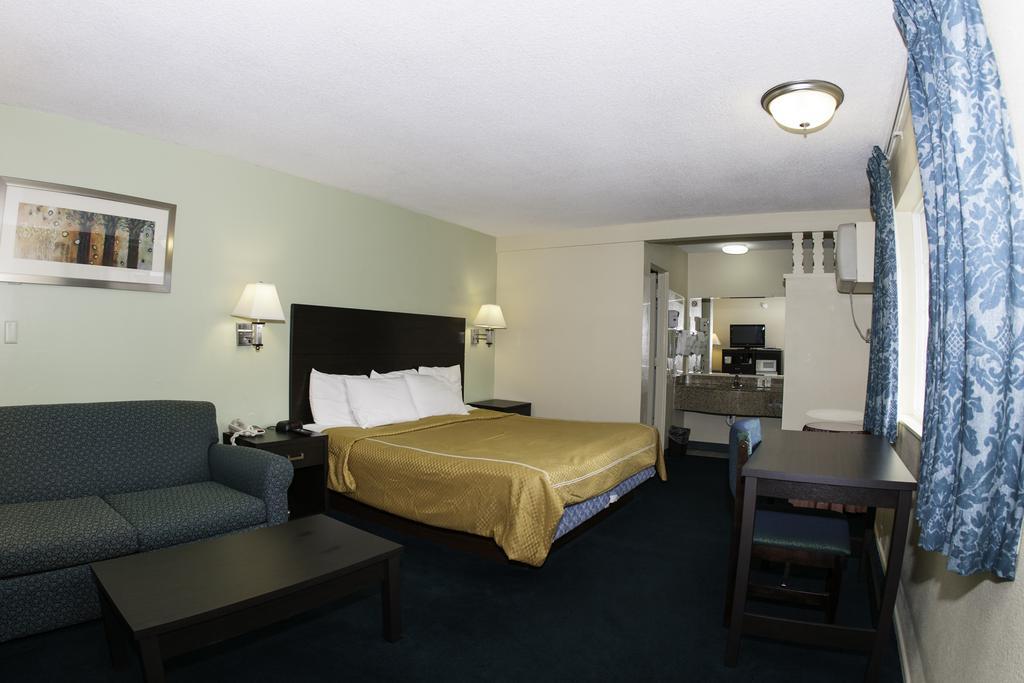 University Inn & Suites