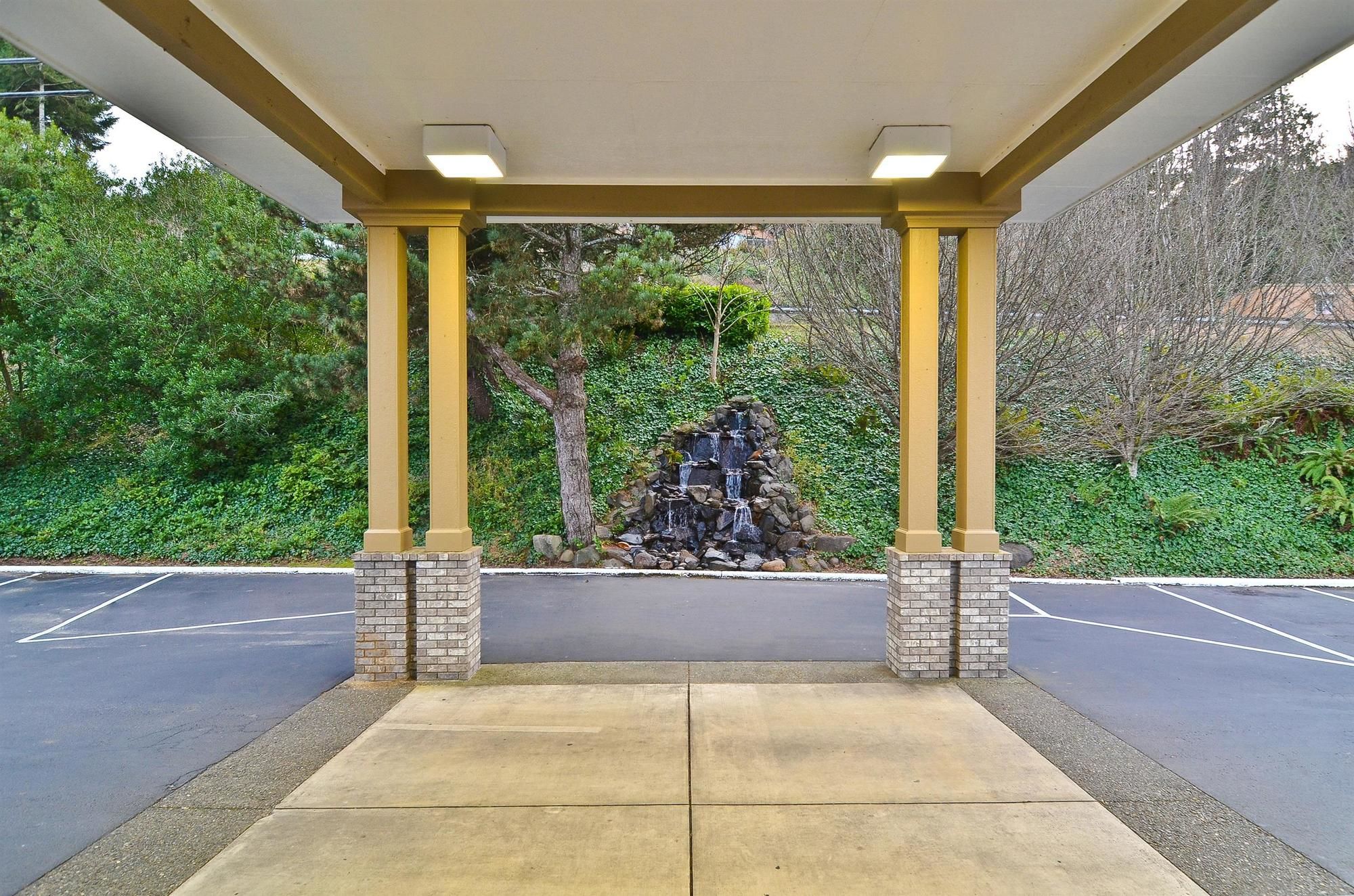 Best Western Pier Point Inn