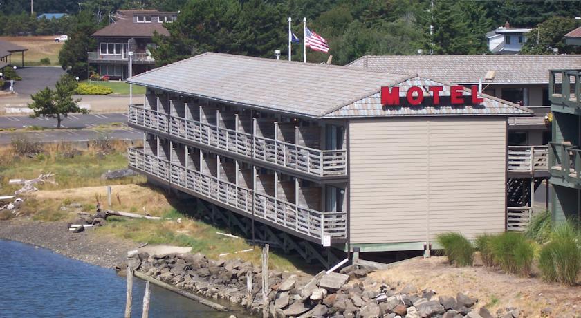 River House Inn, a Baymont by Wyndham