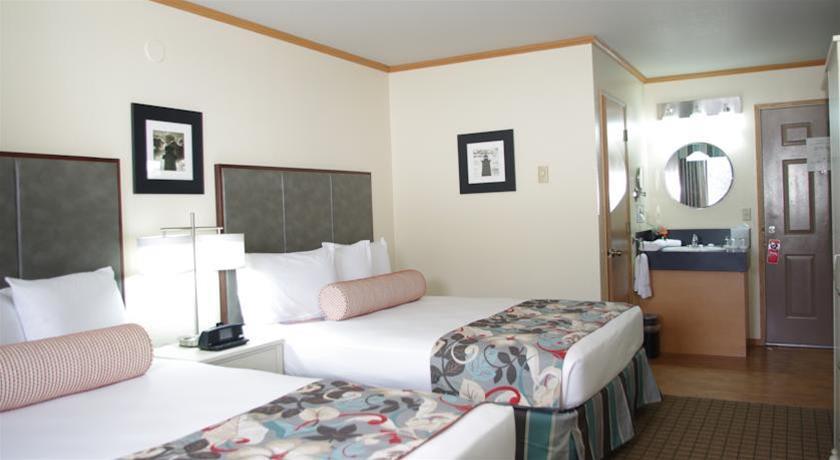 River House Inn, a Baymont by Wyndham