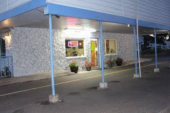 Silver Sands Motel
