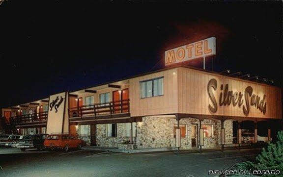 Silver Sands Motel