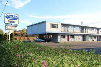 Silver Sands Motel