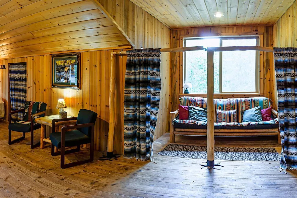 Sun Mountain Ranch BunkHouse