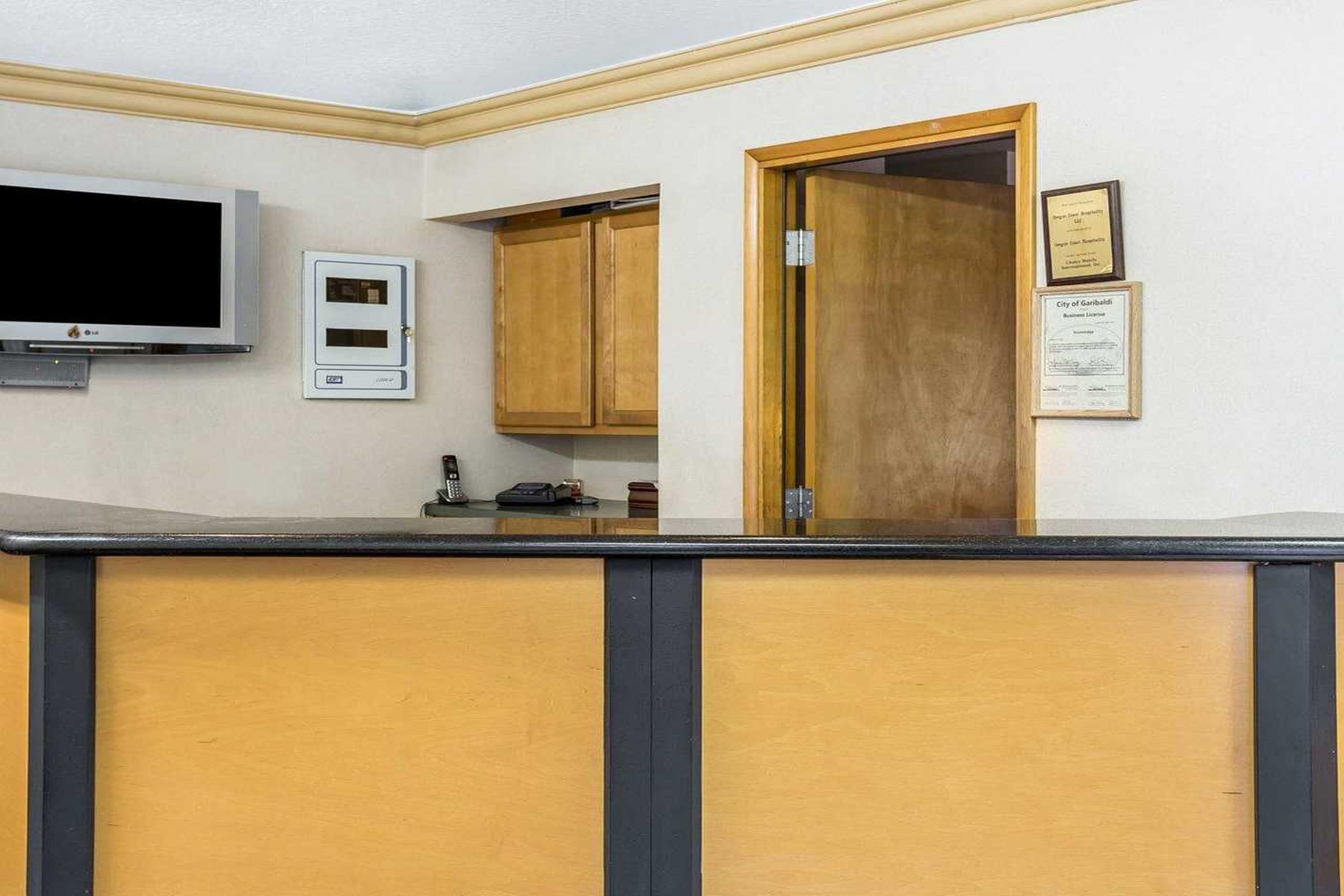 Garibaldi Inn at the Bay