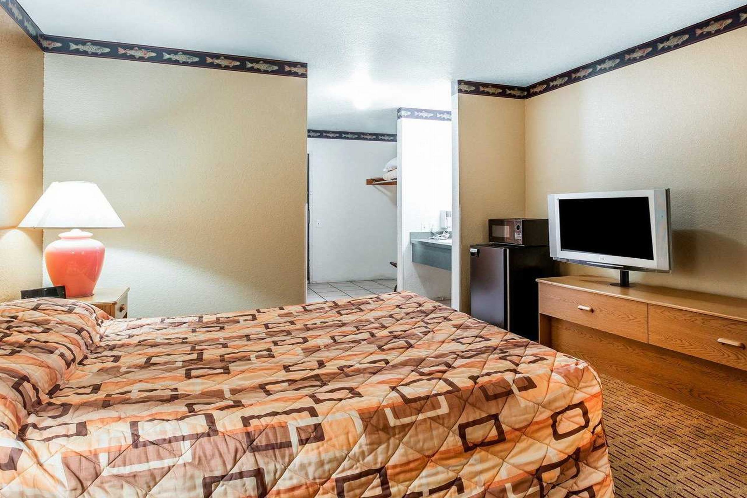 Garibaldi Inn at the Bay