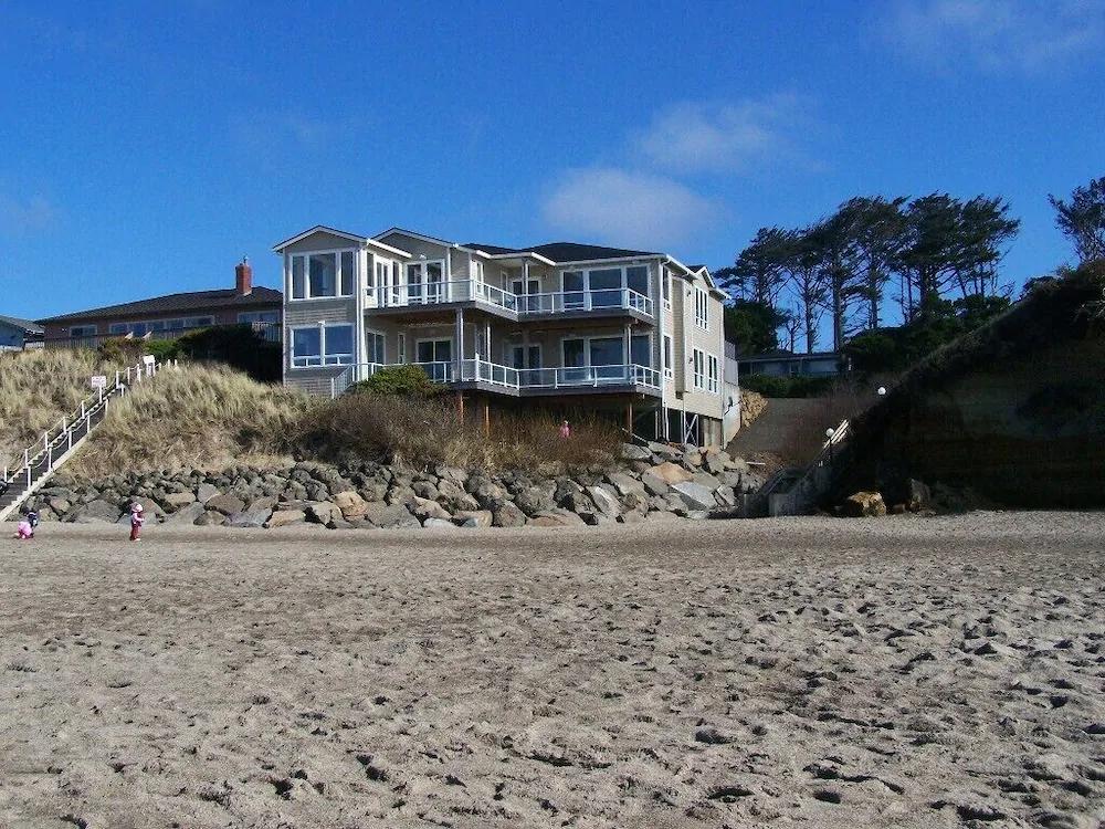 Admiral's Beach Retreat