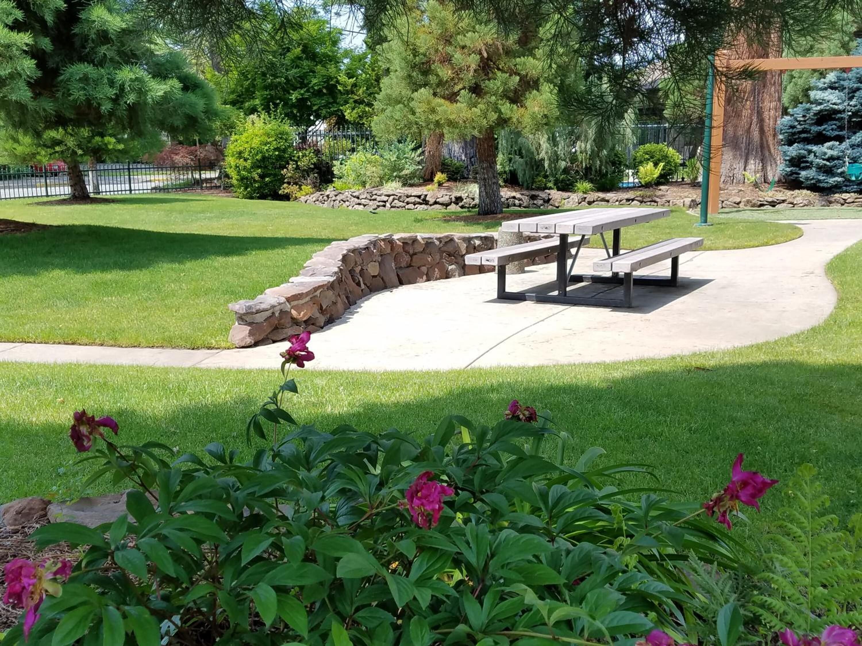 Redwood Hyperion Suites