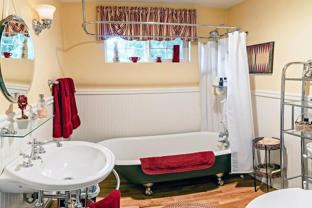 Romantic Rogue River Cottage