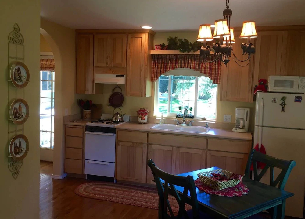 Romantic Rogue River Cottage