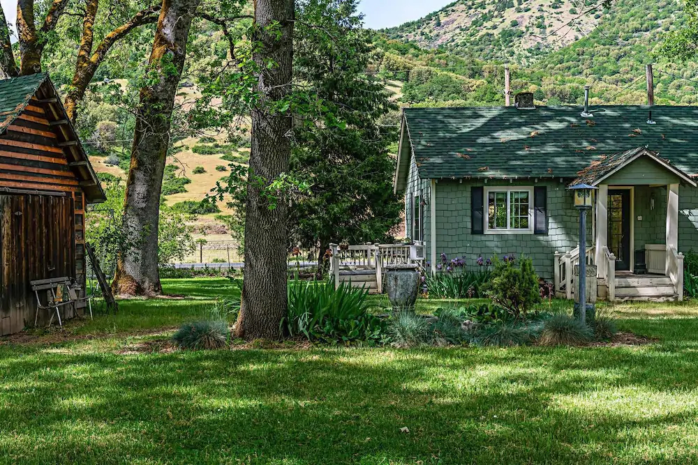 Romantic Rogue River Cottage