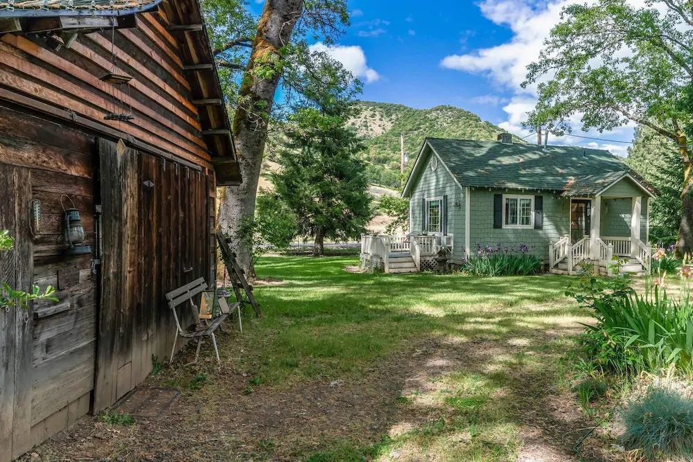 Romantic Rogue River Cottage