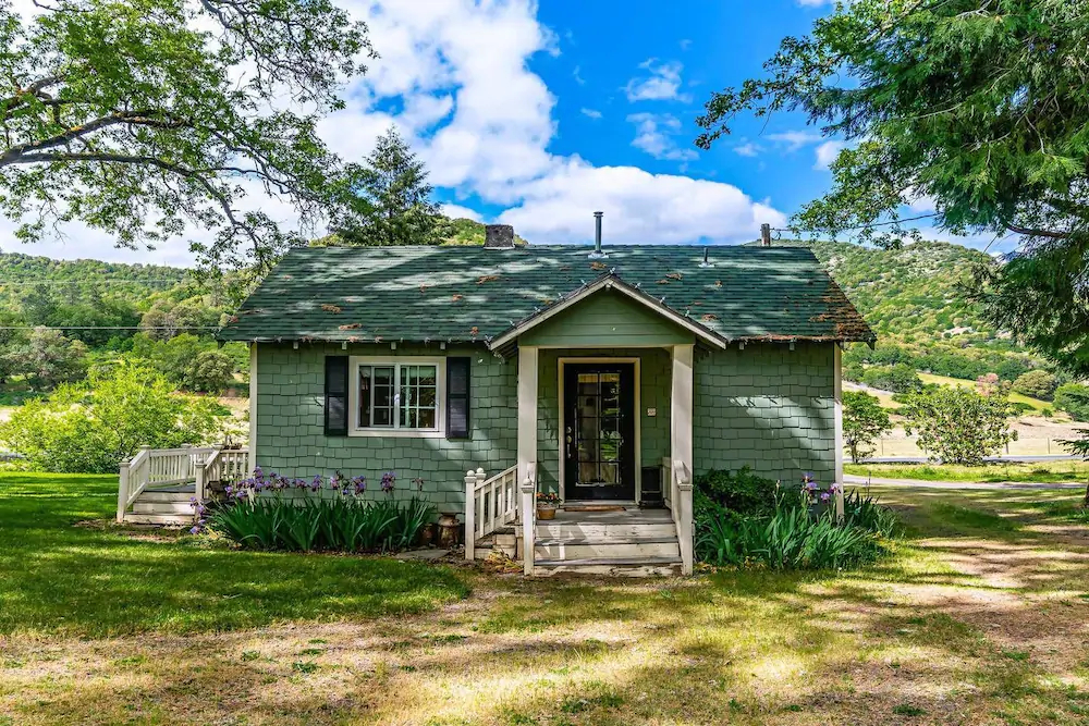 Romantic Rogue River Cottage
