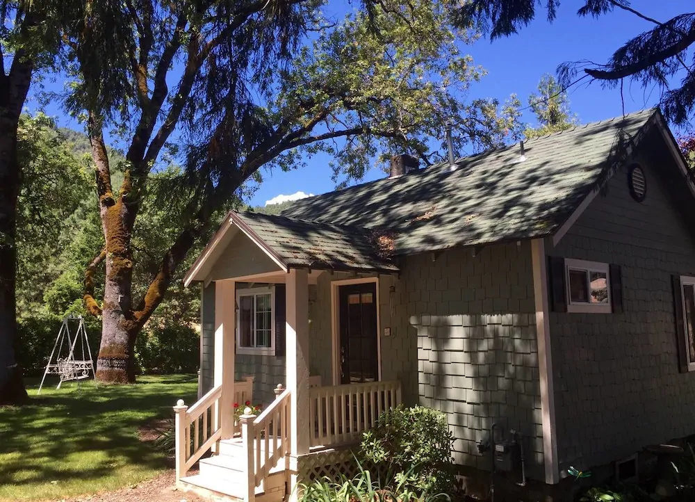 Romantic Rogue River Cottage