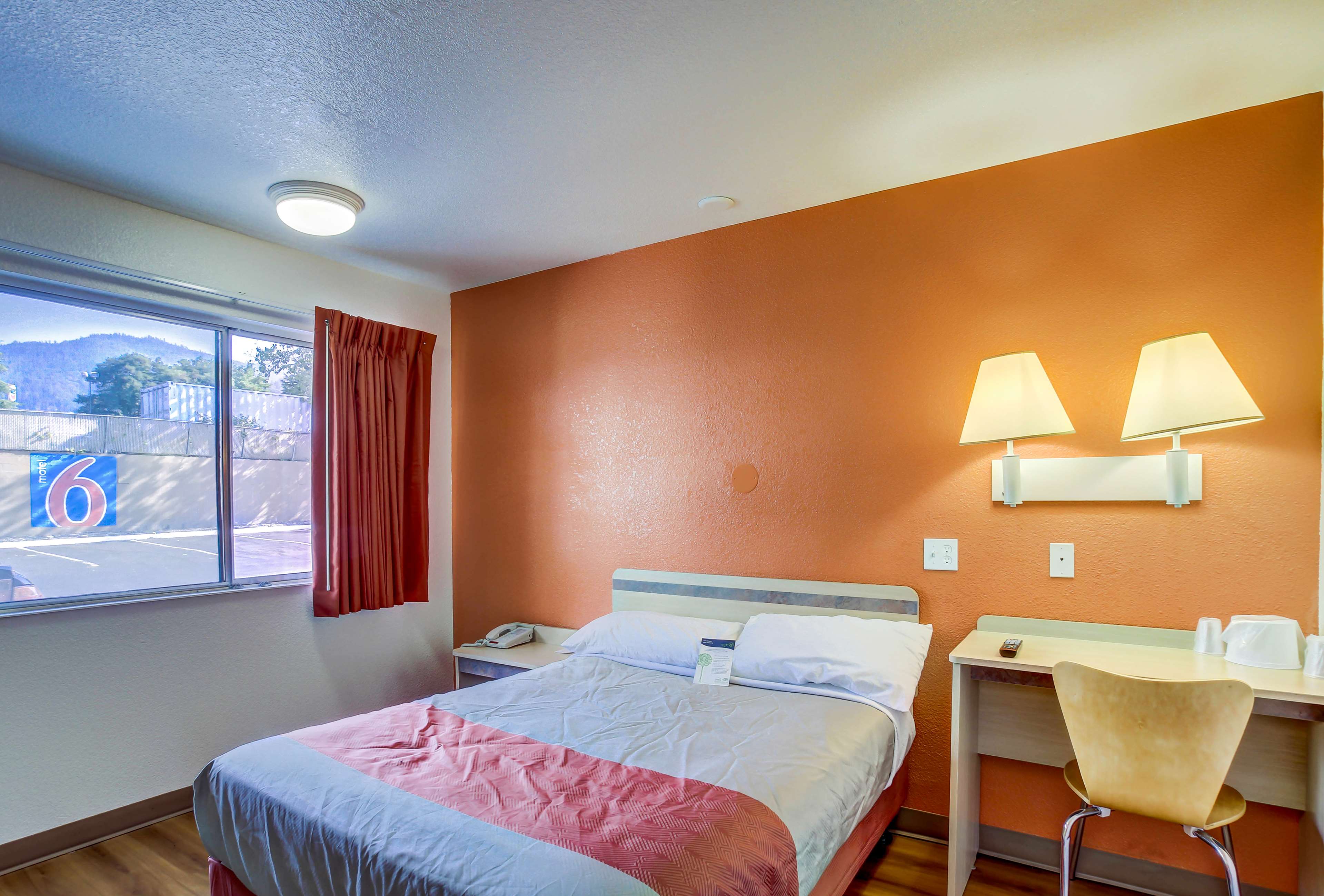 Motel 6 Grants Pass