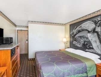 Super 8 by Wyndham Grants Pass