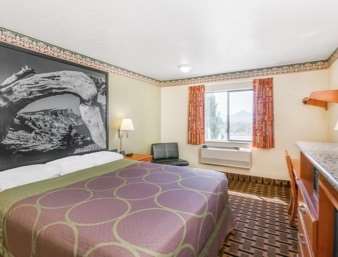 Super 8 by Wyndham Grants Pass