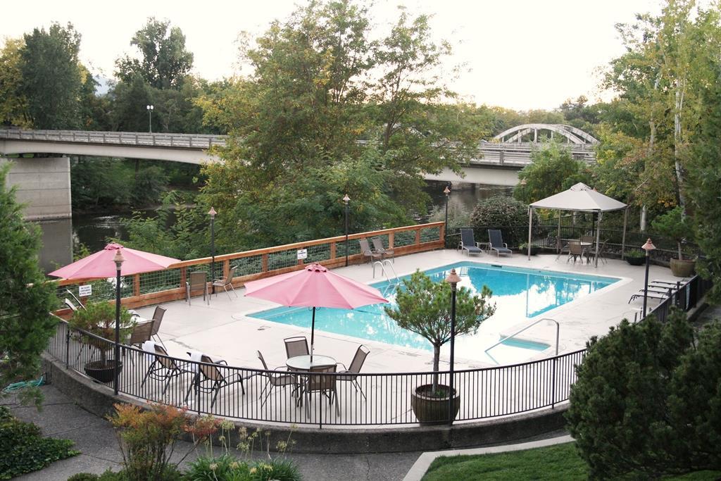 The Lodge at Riverside