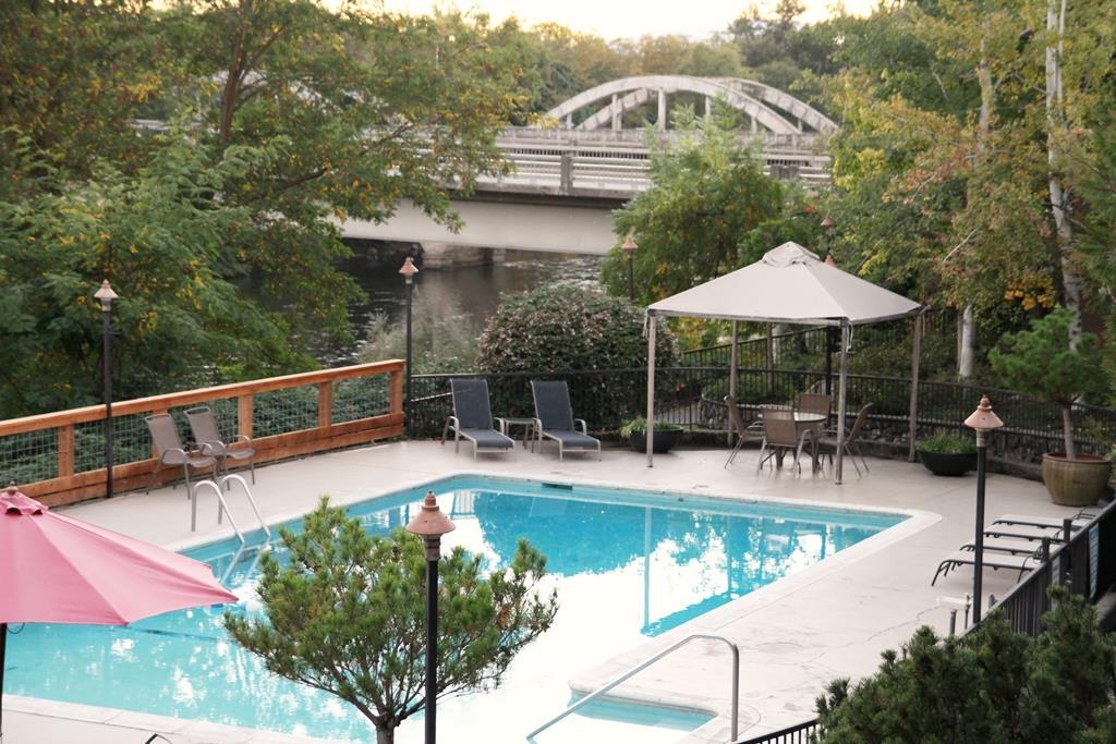 The Lodge at Riverside