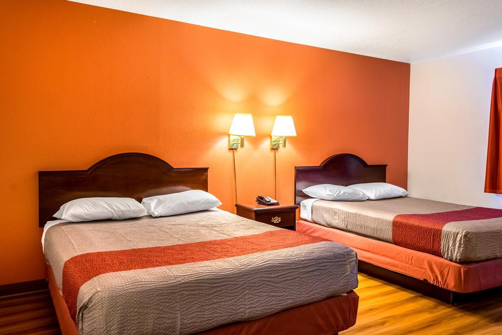 Motel 6 Gresham City Center