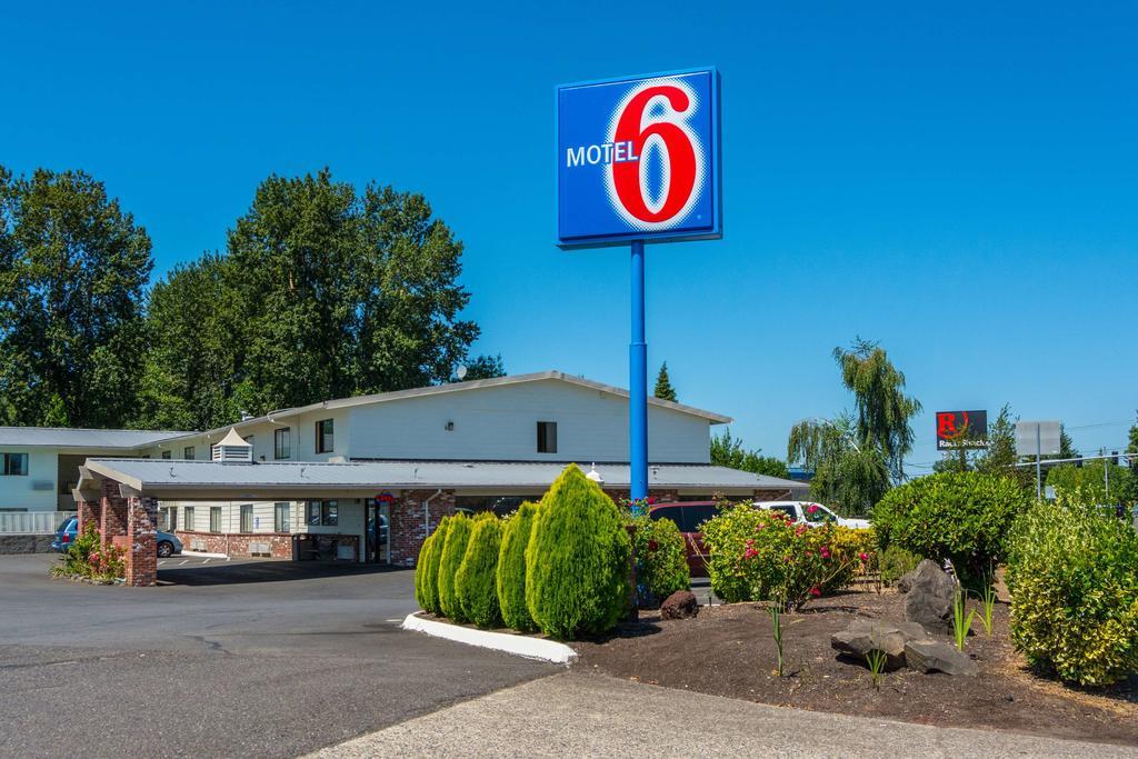 Motel 6 Gresham City Center