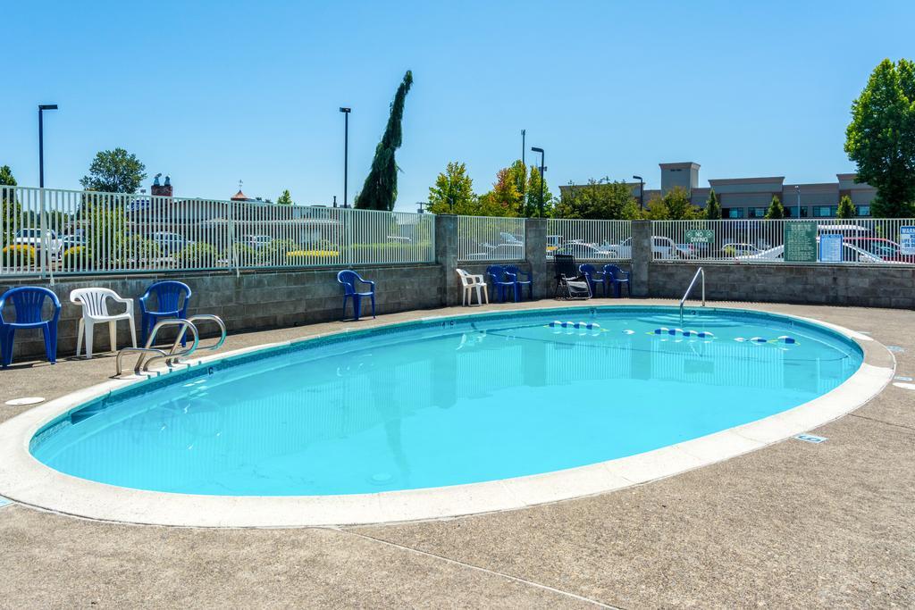 Motel 6 Gresham City Center