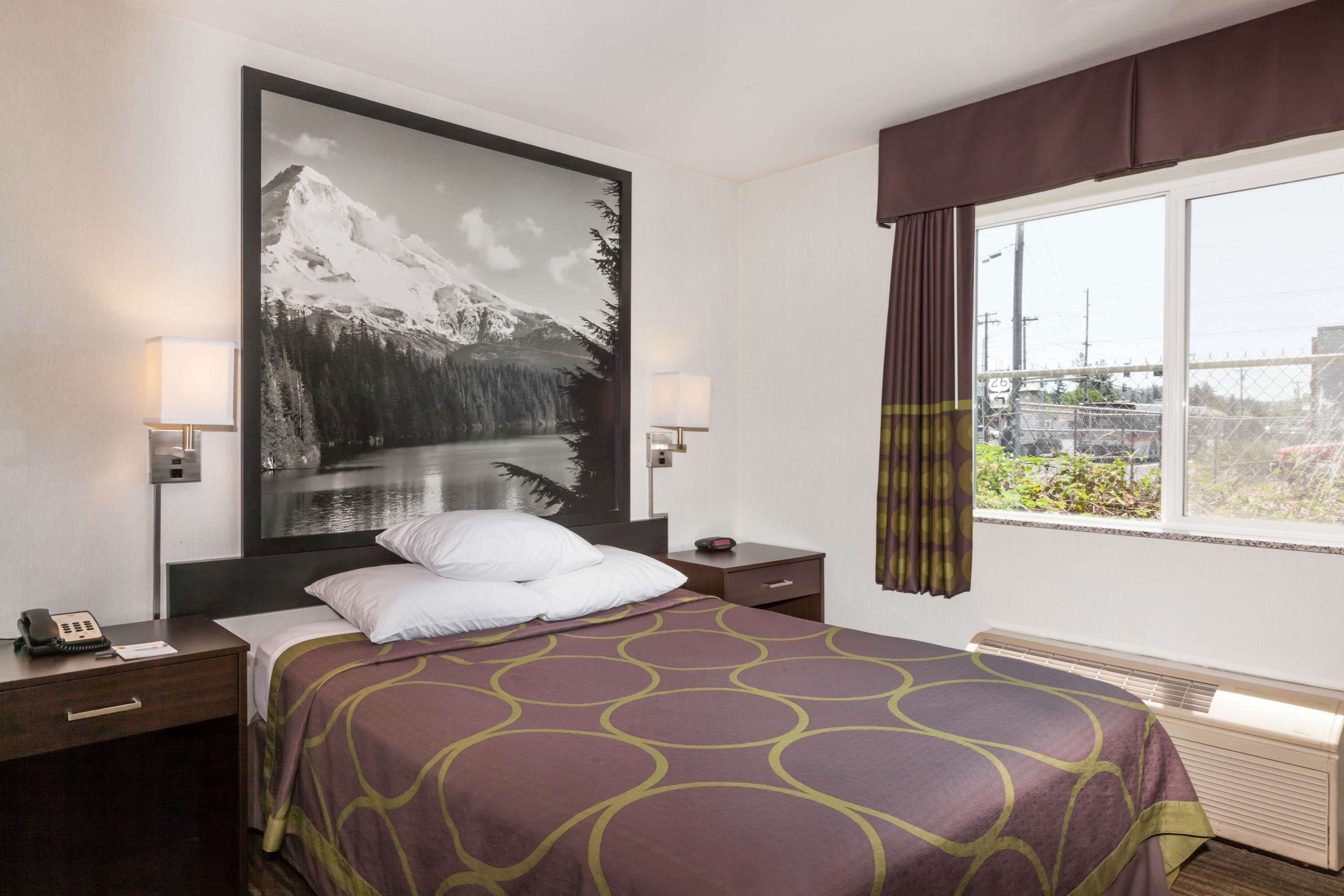 Super 8 by Wyndham Gresham/Portland Area OR