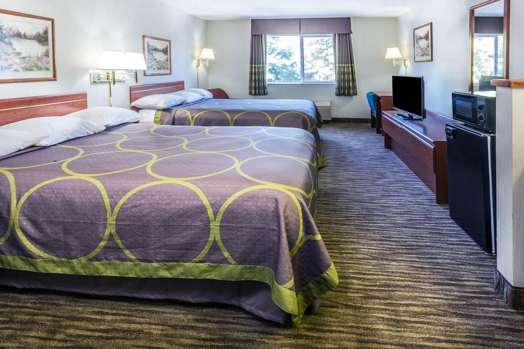 Super 8 by Wyndham Gresham/Portland Area OR